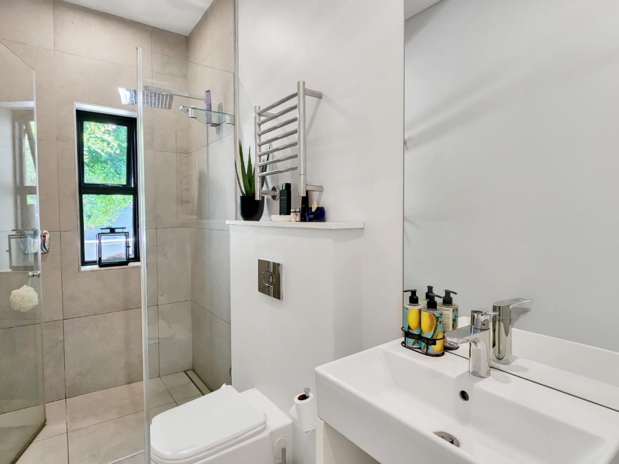 1 Bedroom Property for Sale in Sea Point Western Cape